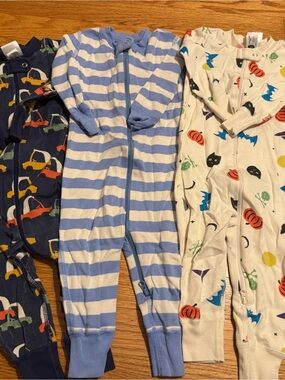 Hanna Anderson 12-18 month pajama bundle